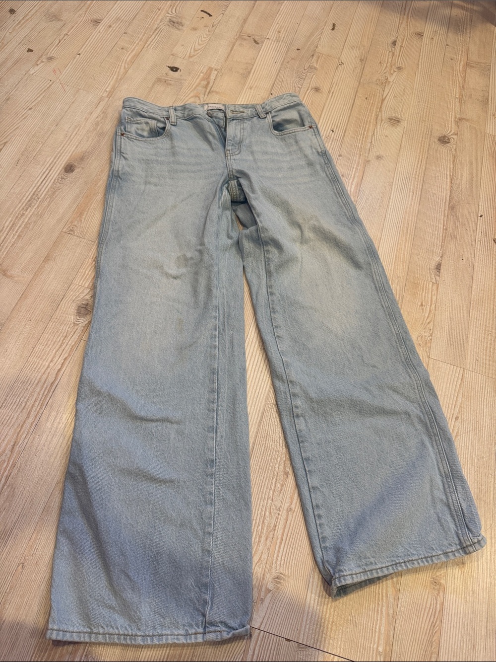 PacSun Women's Wide Leg Jeans (stains can prolly come out)